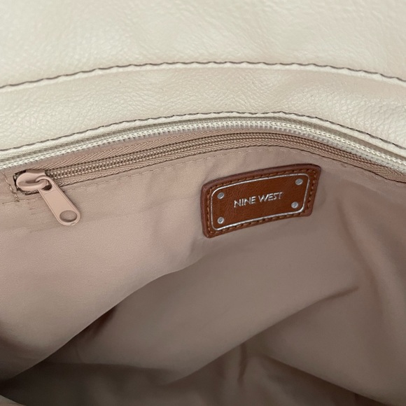 SOLD NWT Nine West red/tan strappy leathery purse w/pockets & adjustable straps. - Picture 8 of 10